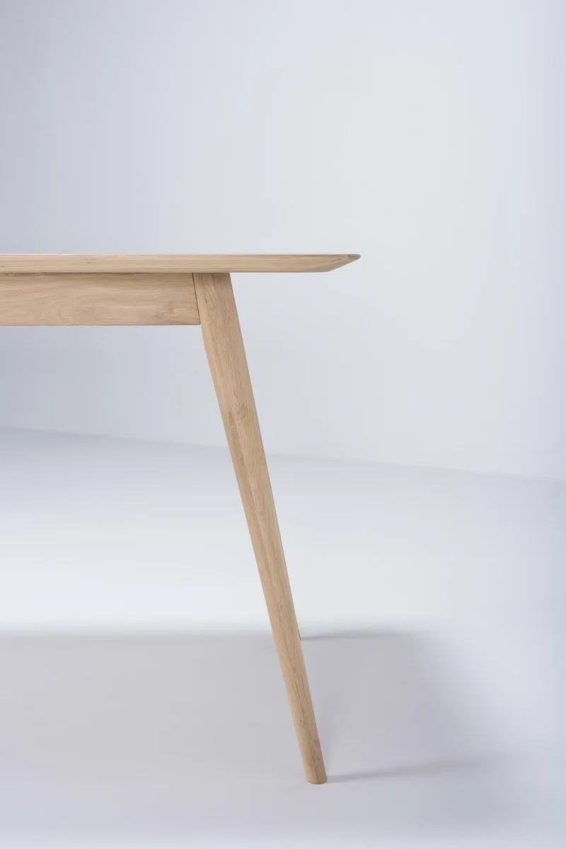 Table en chêne massif huilé 90 x 140 cm Stafa - Gazzda