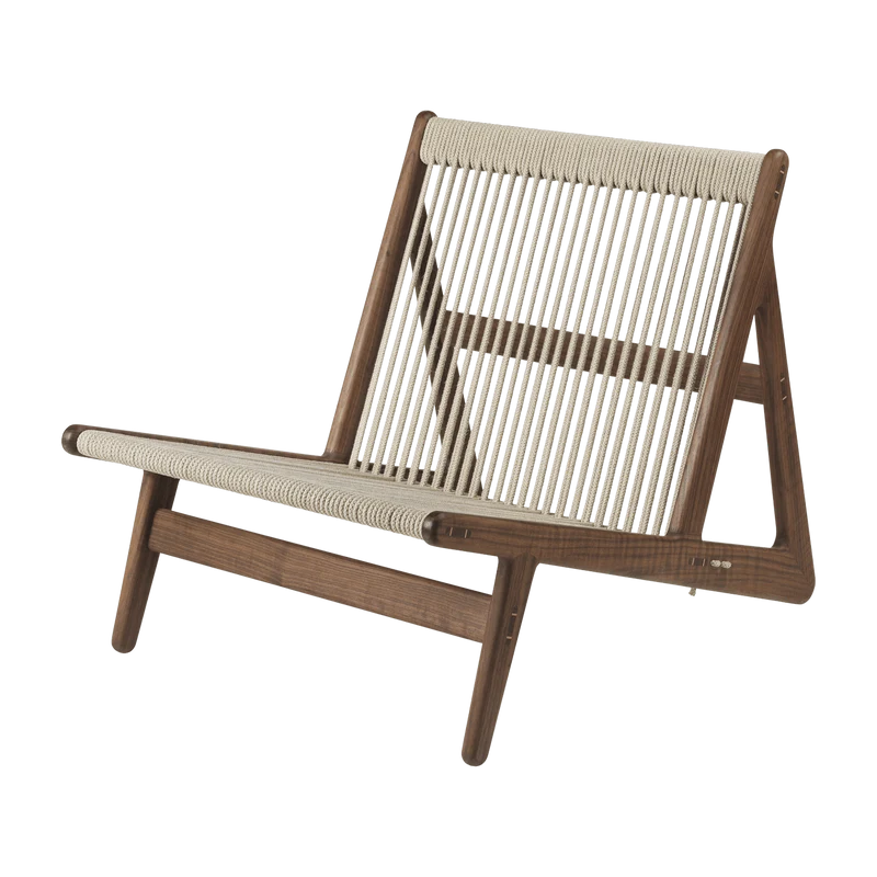 Fauteuil en noyer massif MR01 - Gubi