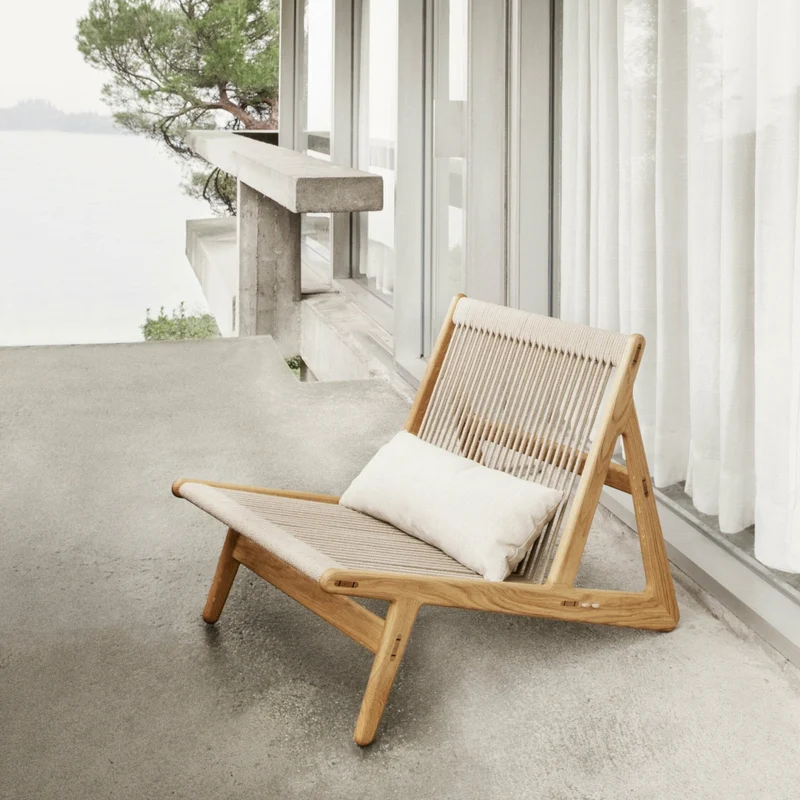 Fauteuil en chêne massif MR01 - Gubi