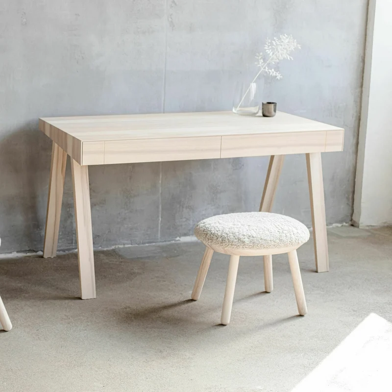 Tabouret en frêne noir et cuir noir Naïve - Emko