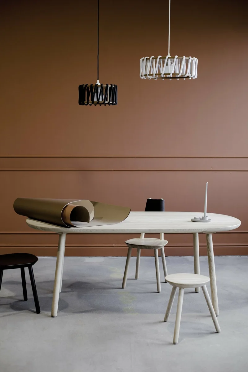 Table de salle à manger en frêne naturel Naïve - Emko