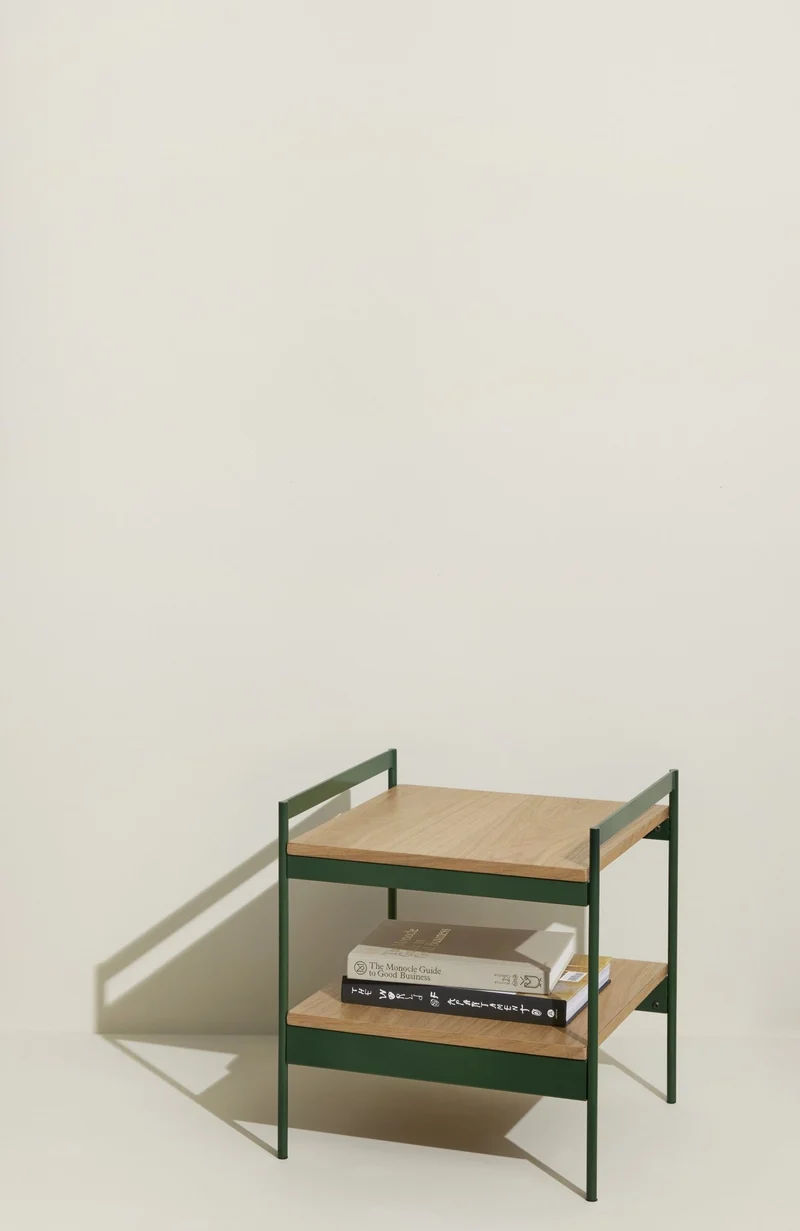 Table d'appoint en bois et métal vert Jaunty - Hübsch