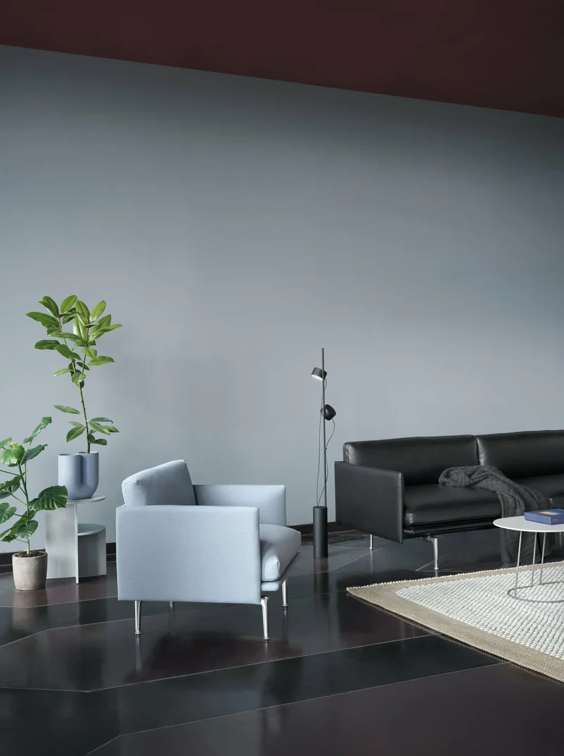 Fauteuil en mousse et pieds d'aluminium poli brun Outline - Muuto