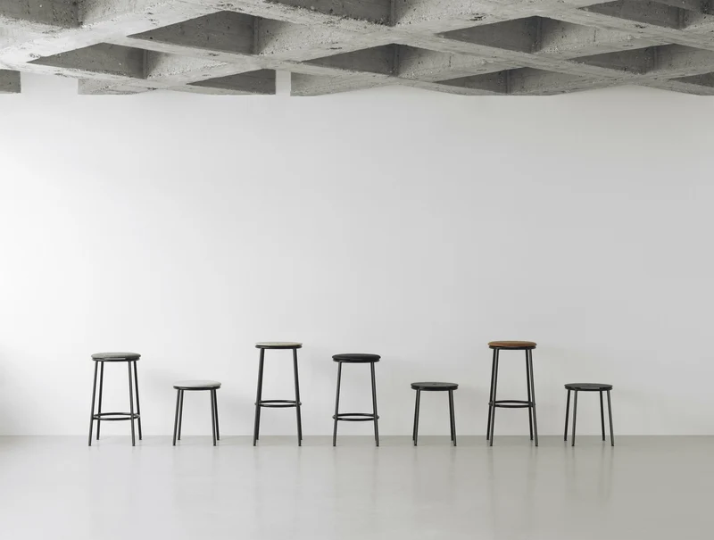 Tabouret de bar en chêne et acier noir 65 cm Circa Oak - Normann Copenhagen