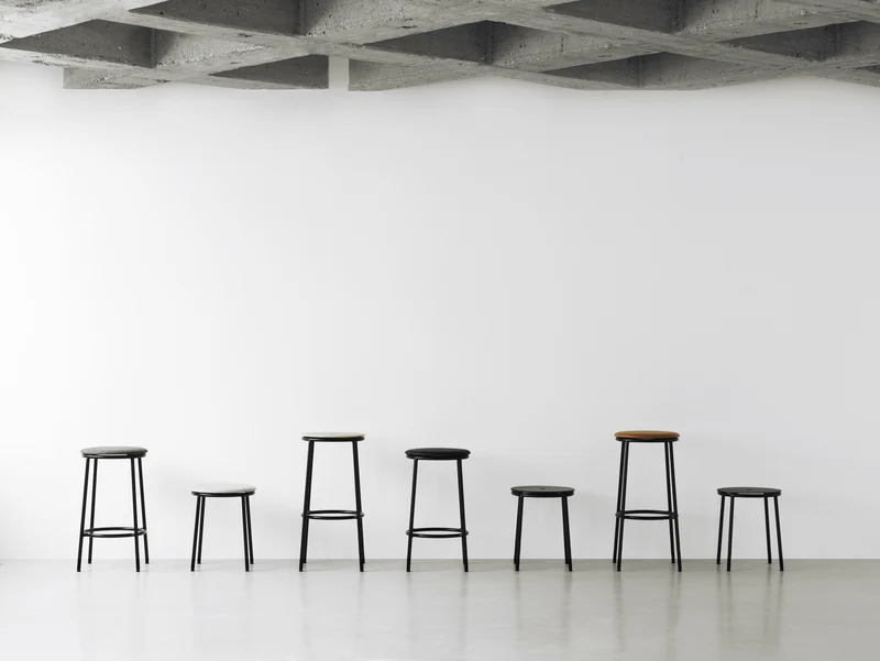 Tabouret de bar en acier et aluminium noir 65 cm Circa noir Aluminum - Normann Copenhagen
