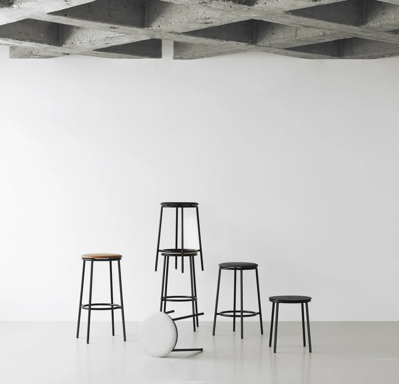 Tabouret de bar en acier et aluminium noir 65 cm Circa noir Aluminum - Normann Copenhagen