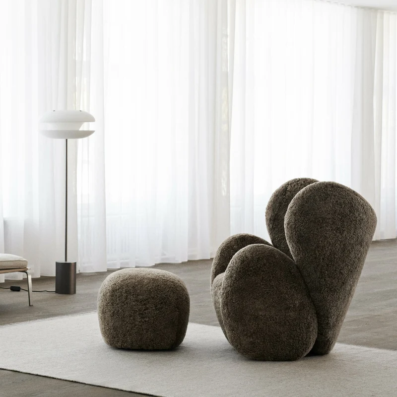 Fauteuil pivotant en peau de mouton Big Big Chair - NORR11
