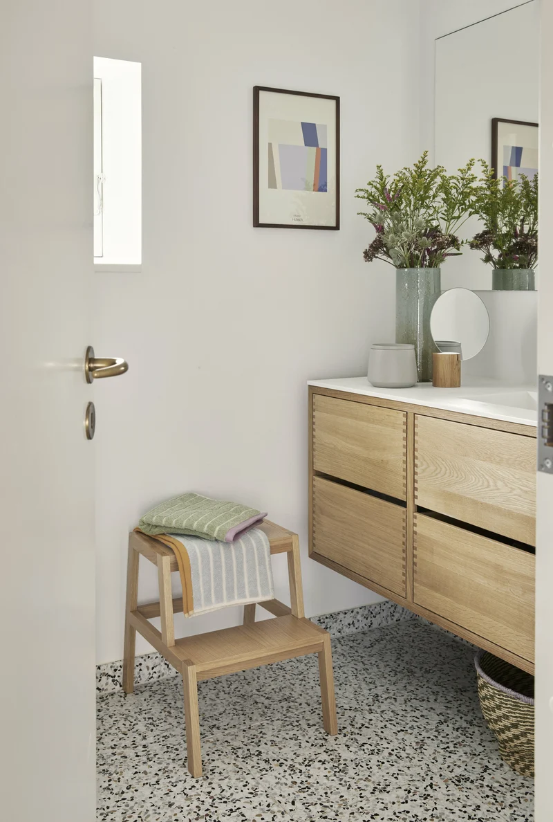 Fauteuil en chêne naturel et cuir beige Oblique - Hübsch