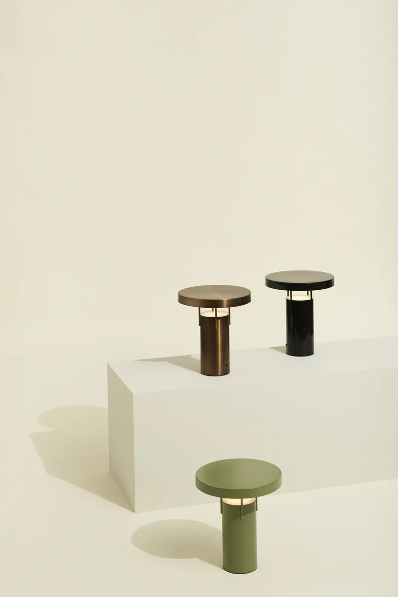 Fauteuil en chêne foncé et cuir marron Oblique - Hübsch
