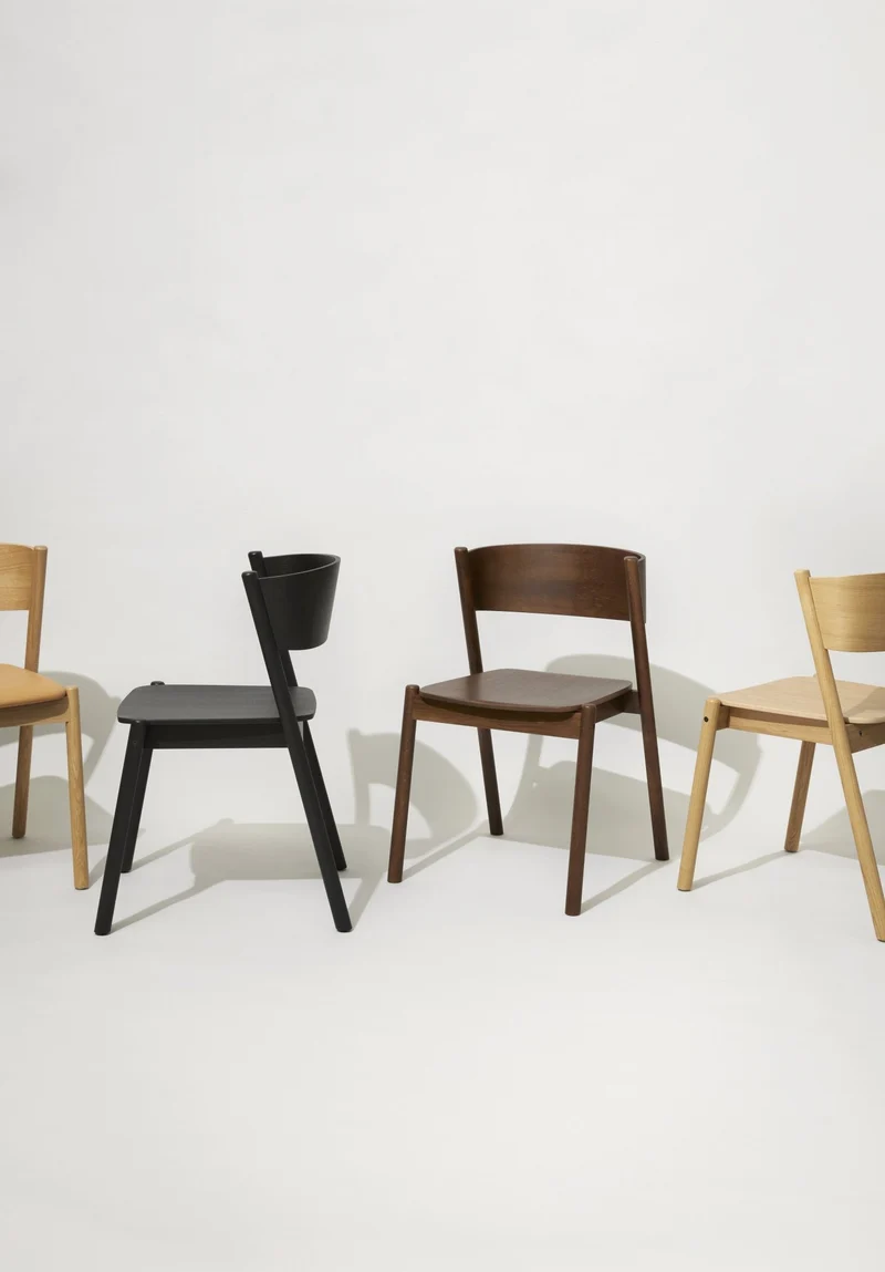 Chaise en chêne naturel Oblique - Hübsch