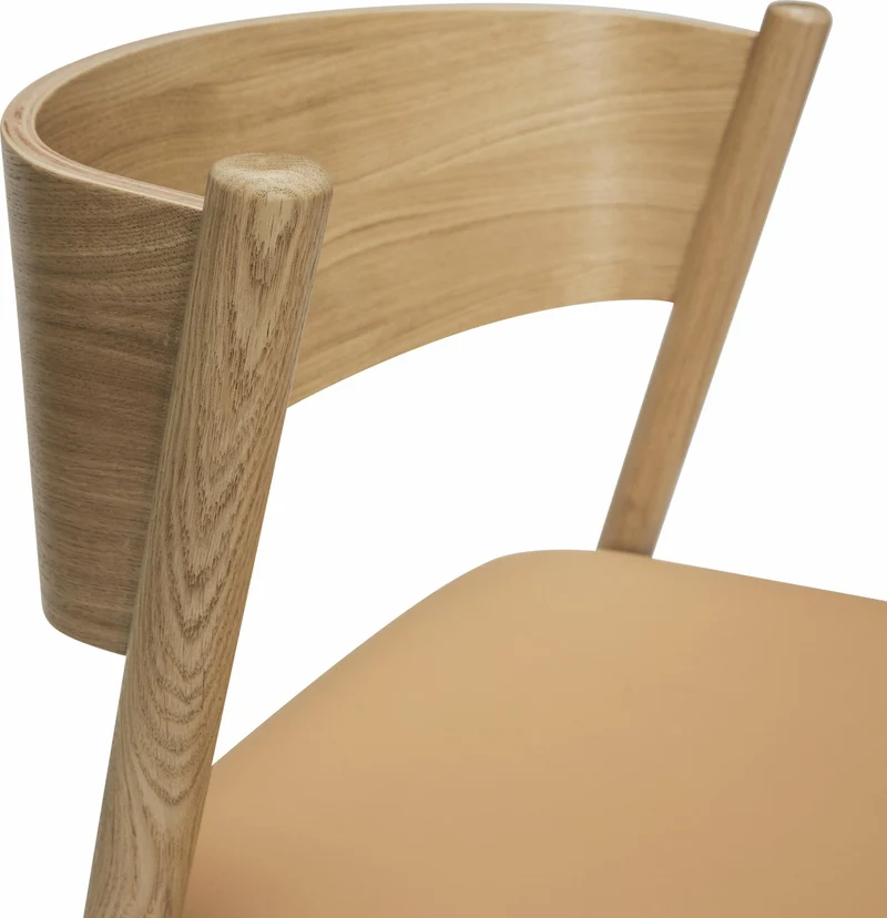 Chaise en chêne naturel et cuir beige Oblique - Hübsch