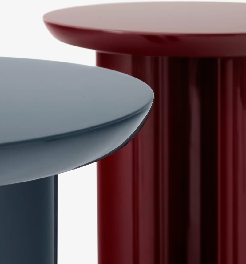 Table d'appoint laquée bordeaux Tung JA3 - &tradition