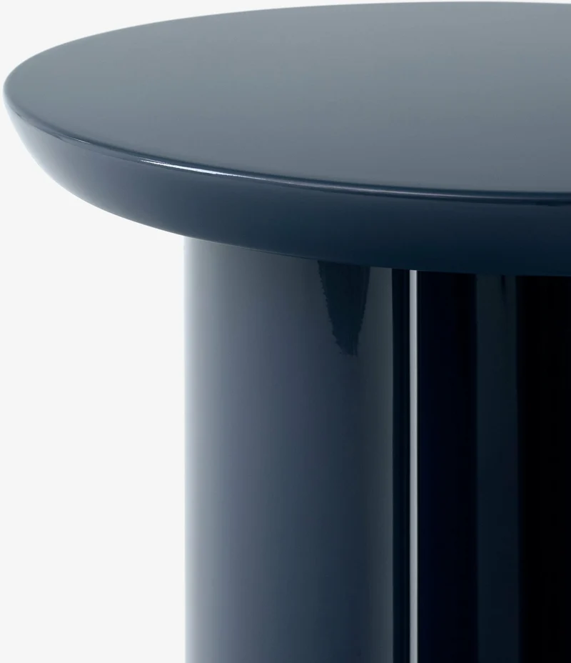 Table d'appoint laquée bleue Tung JA3 - &tradition