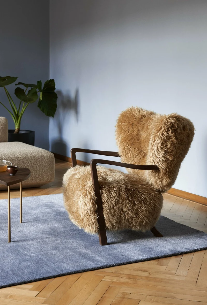 Fauteuil lounge en noyer et mouton Wulff ATD2 - &tradition