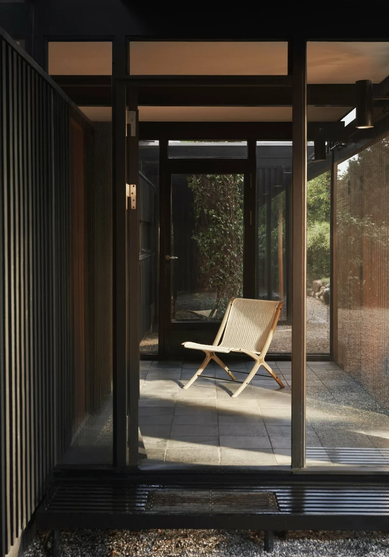 Fauteuil en chêne et rotin avec détails en noyer X HM10 - &Tradition