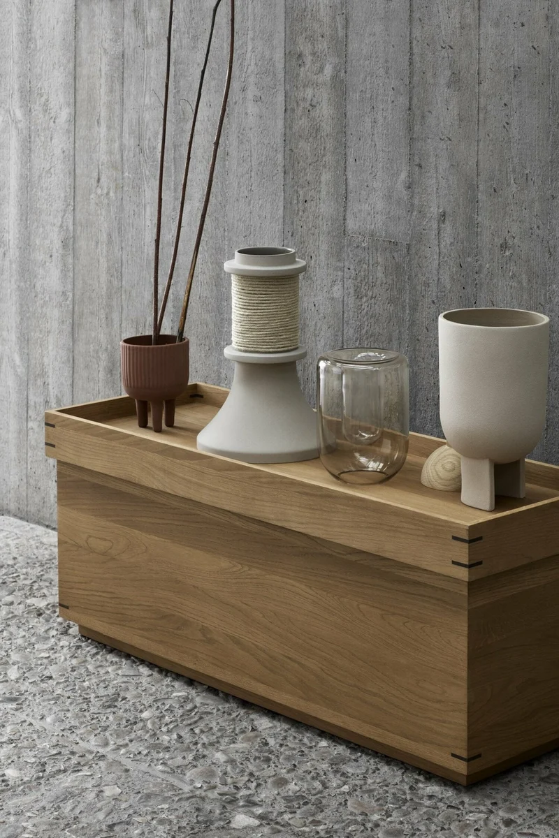 Table design japonais en chêne huilé M - Kristina Dam Studio
