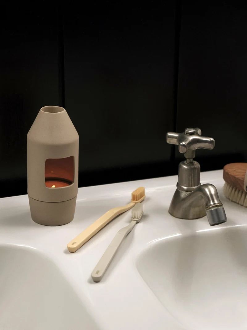 Diffuseur de parfum en porcelaine beige Chim Chim - HAY