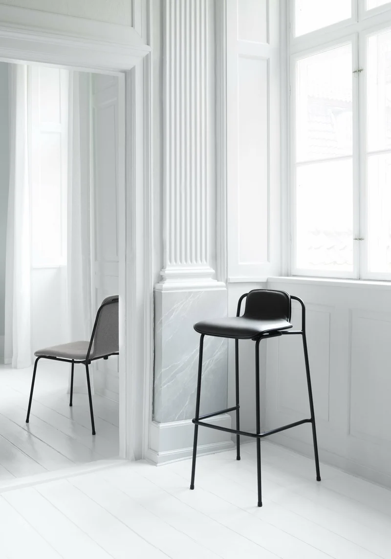 Tabouret de bar en acier noir 65cm Studio Oak - Normann Copenhagen
