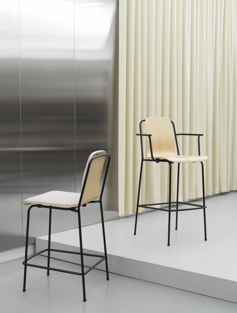 Chaise de bar en acier noir 65 cm Studio Oak - Normann Copenhagen