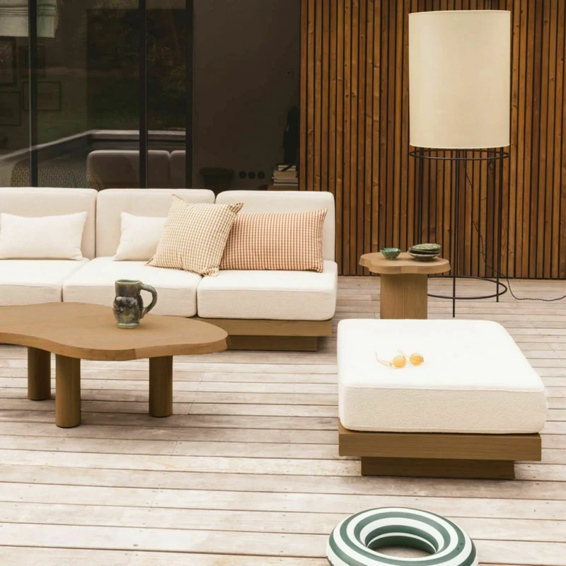 Pouf d'extérieur en Iroko et bouclette Crème Georges - Gabrielle Paris