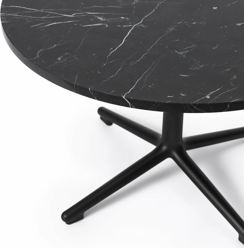 Table basse en aluminium noir et en marbre 70 cm Lunar Marble - Normann Copenhagen