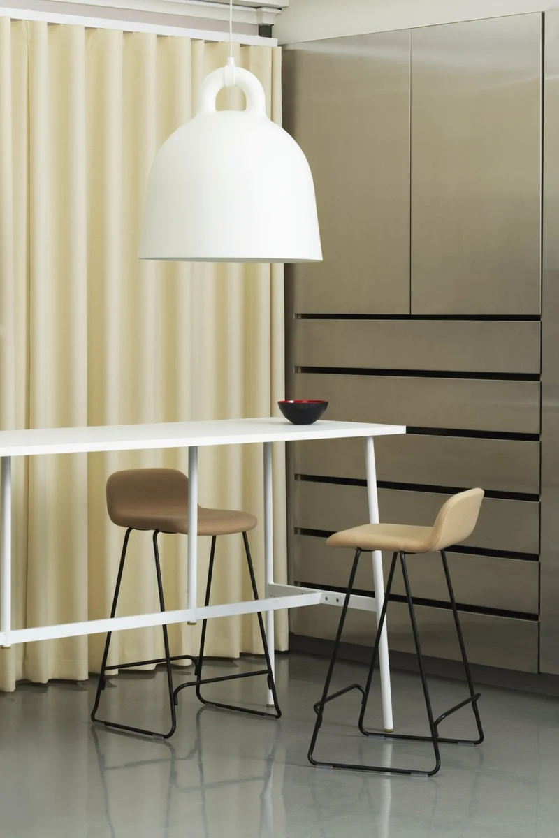 Table de bar en stratifié et laiton blanc 190 x 90 cm Union blanc - Normann Copenhagen