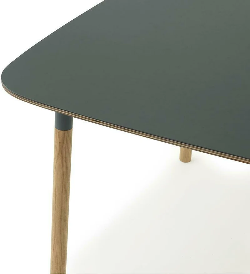 Table à manger carrée en chêne et lino vert 120 x 120 cm Form - Normann Copenhagen