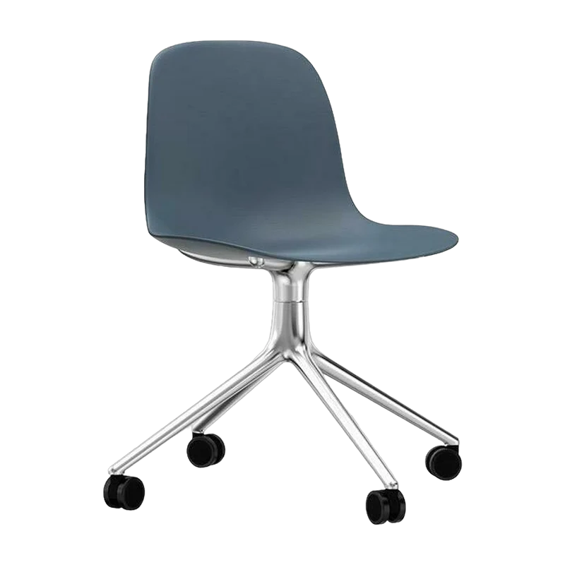 Chaise de bureau à roulettes en polypropylène bleue Swivel 4W bleu - Normann Copenhagen