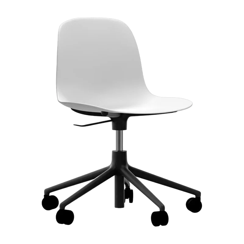 Chaise de bureau réglable à roulettes en pp blanche et base noire Swivel 5W blanc - Normann Copenhagen
