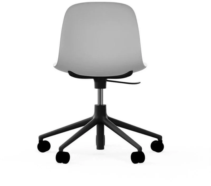 Chaise de bureau réglable à roulettes en pp blanche et base noire Swivel 5W blanc - Normann Copenhagen