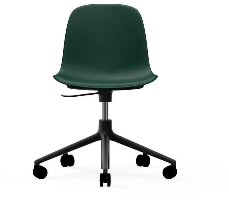 Chaise de bureau réglable à roulettes en pp verte et base noire Swivel 5W vert - Normann Copenhagen