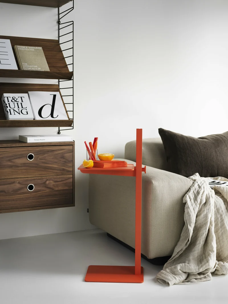 Table d'appoint en aluminium orange Museum - String furniture