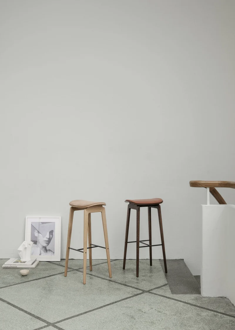Tabouret de bar en chêne naturel et rembourrage camel 65 cm NY11 - NORR11