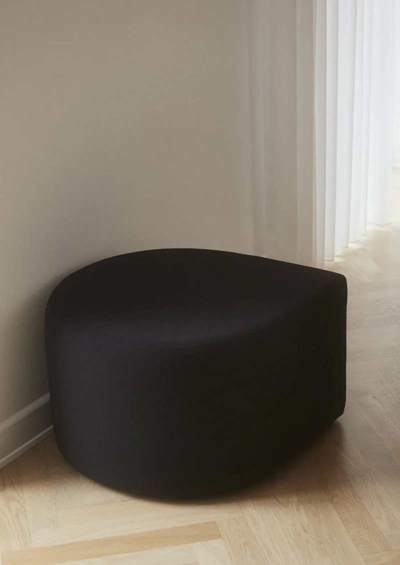 Pouf en bouclé gris anthracite 70 x 60 cm Stilla - AYTM