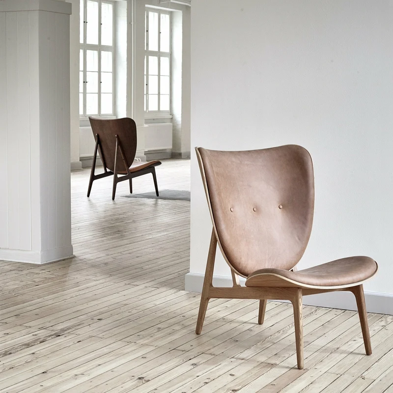 Fauteuil lounge en chêne naturel avec rembourrage en cuir camel Elephant - NORR11