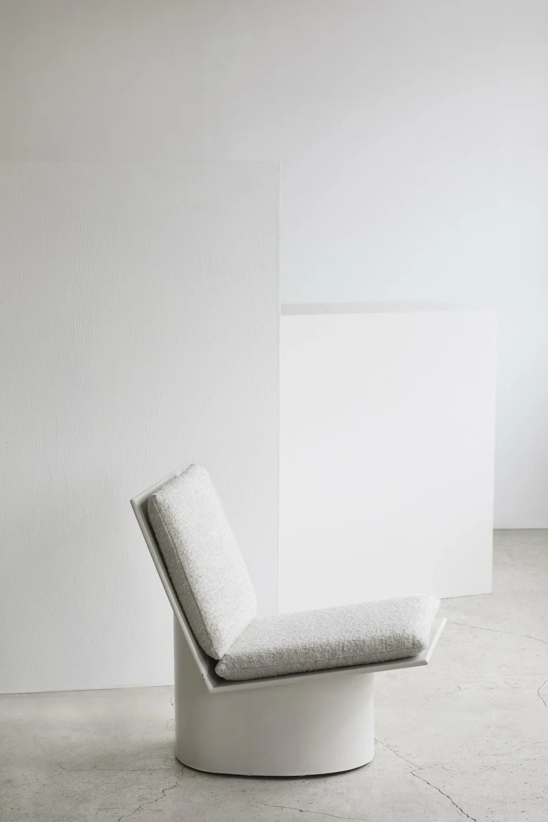 Chaise basse en acier blanche Valérie - Serax