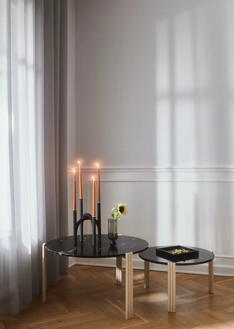 Table basse ronde en acier beige et marbre noir 45 x 80 cm Tribus - AYTM