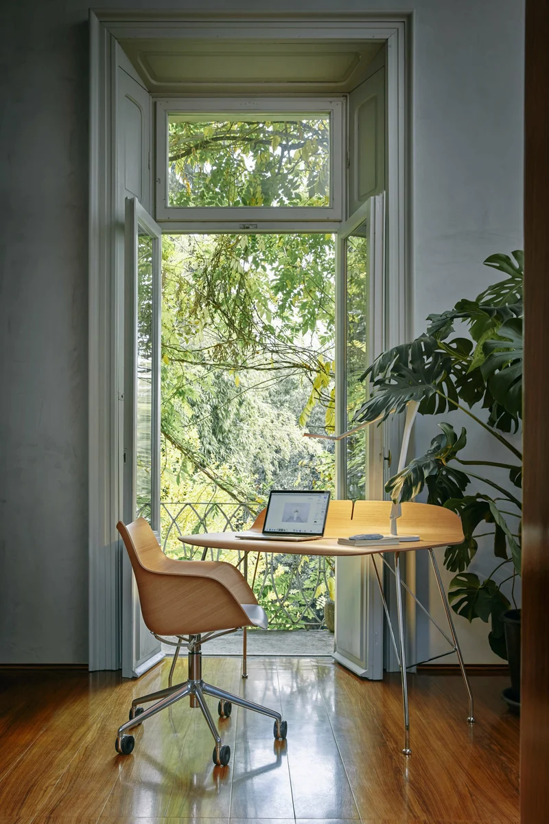 Chaise à roulettes en bois clair Q/Wood - Kartell