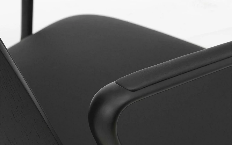 Pad Lounge Chair Low Swivel Black Alu - Normann Copenhagen