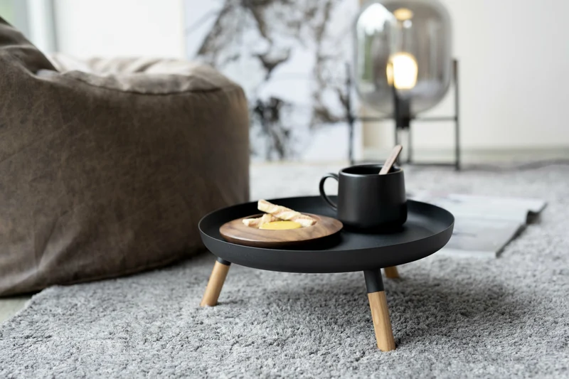 Plateau en acier noir avec pieds en bois - Yamazaki