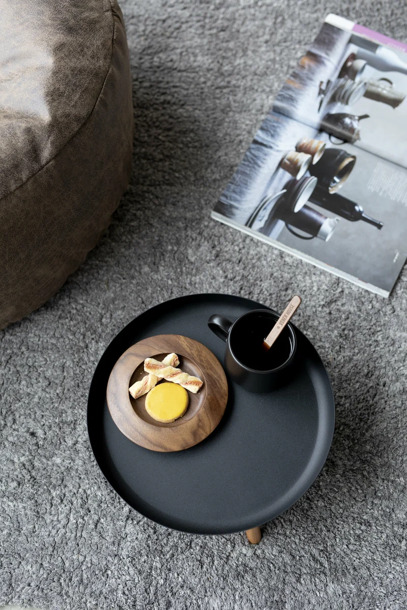 Plateau en acier noir avec pieds en bois - Yamazaki