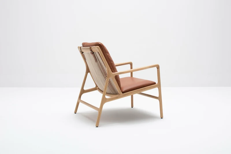 Fauteuil en chêne et cuir whisky Dedo easy chair - Gazzda