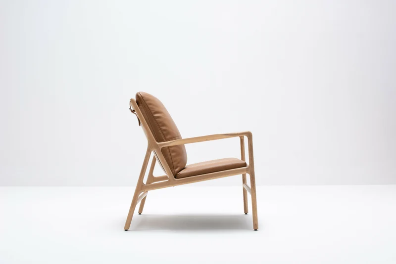 Fauteuil en chêne et cuir nature Dedo easy chair - Gazzda