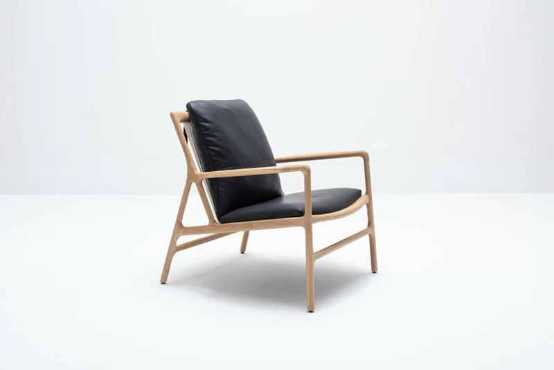 Fauteuil en chêne et cuir noir Dedo easy chair - Gazzda