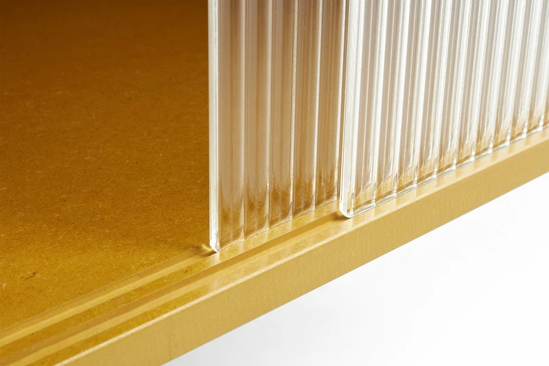 Vaisselier en bois jaune et portes vitrées Colour Cabinet - Hay