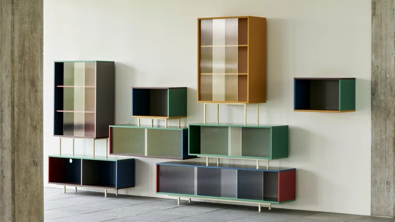 Vaisselier en bois jaune et portes vitrées Colour Cabinet - Hay