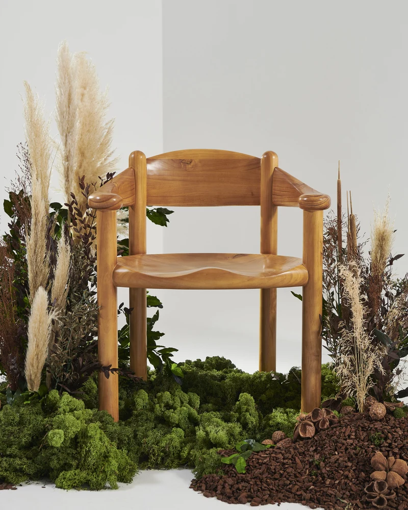 Chaise avec accoudoirs en pin Golden Daumiller - Gubi