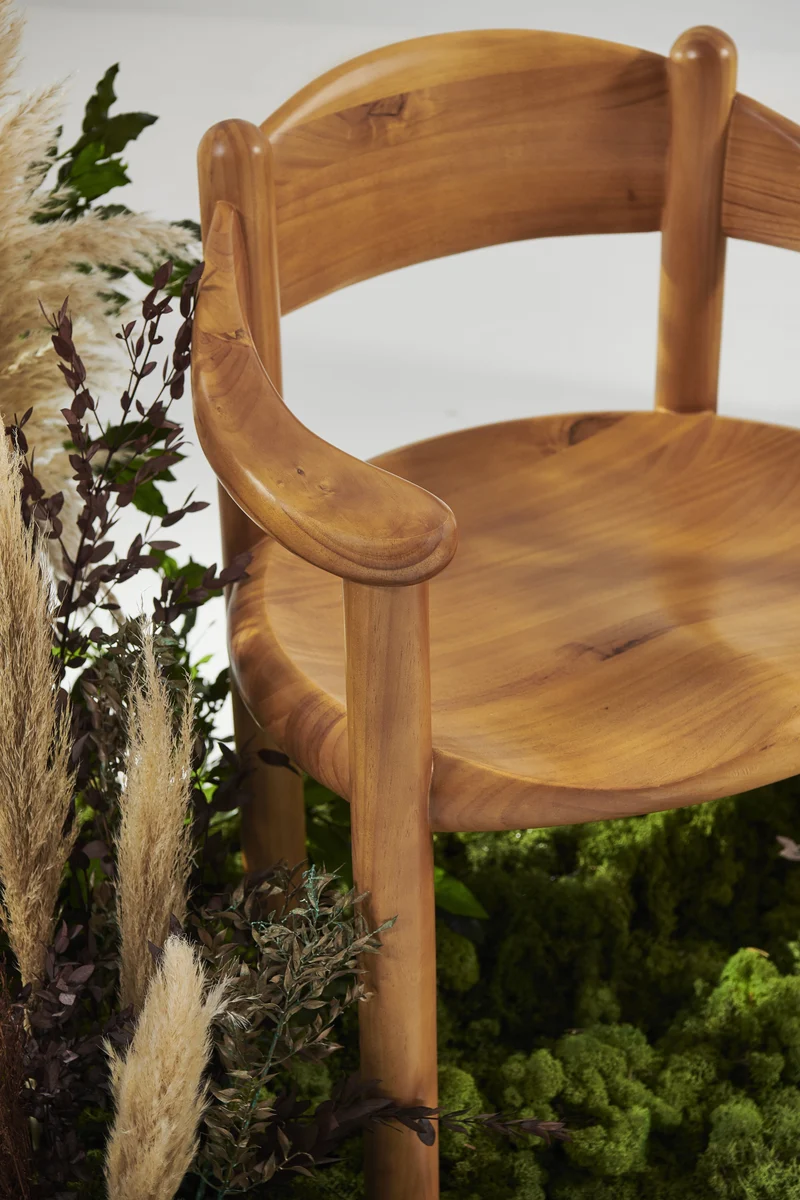 Chaise avec accoudoirs en pin Golden Daumiller - Gubi