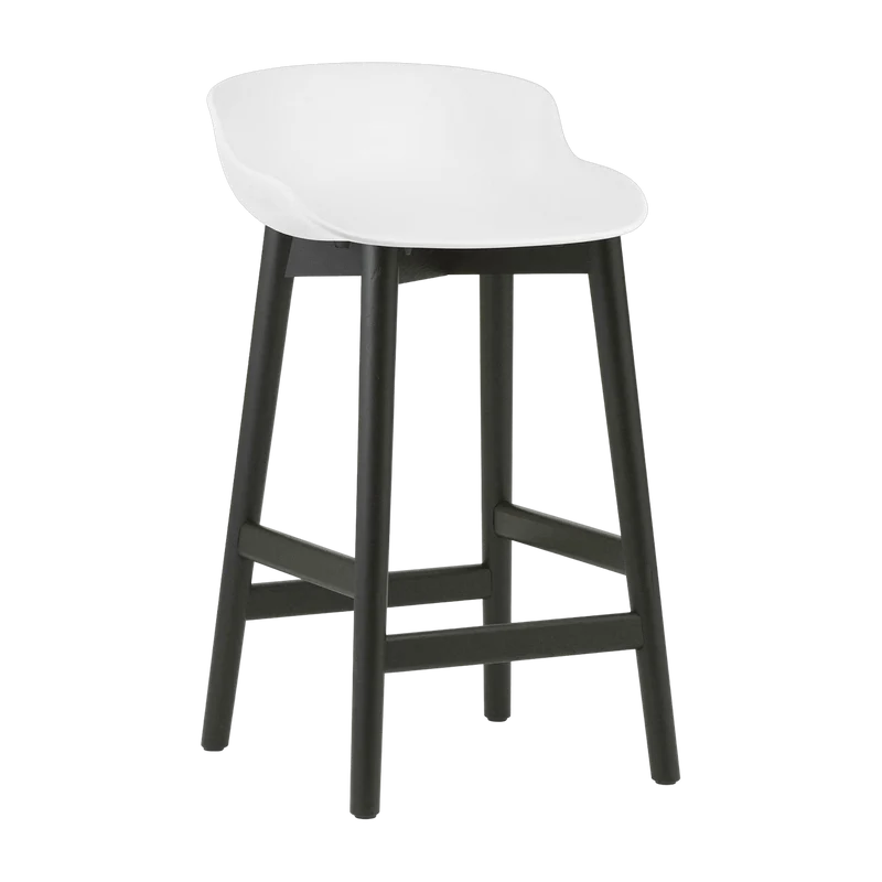 Tabouret de bar en chêne vernis noir et pp blanc 65 cm Hyg - Normann Copenhagen