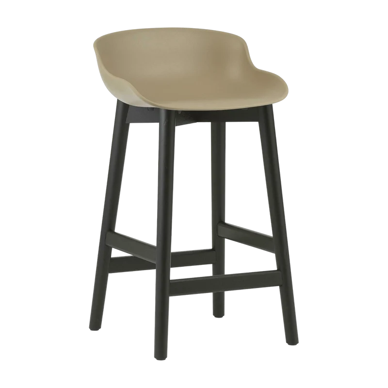 Tabouret de bar en chêne vernis noir et pp sable 65 cm Hyg - Normann Copenhagen